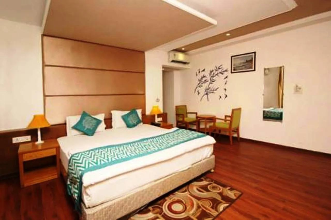 Hotel Vipul Grand Gurgaon