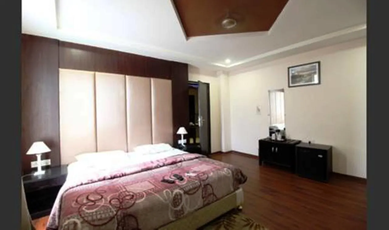 Hotel Vipul Grand Gurgaon India