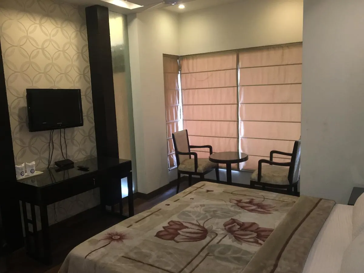 Hotel Vipul Grand Gurgaon 2*,