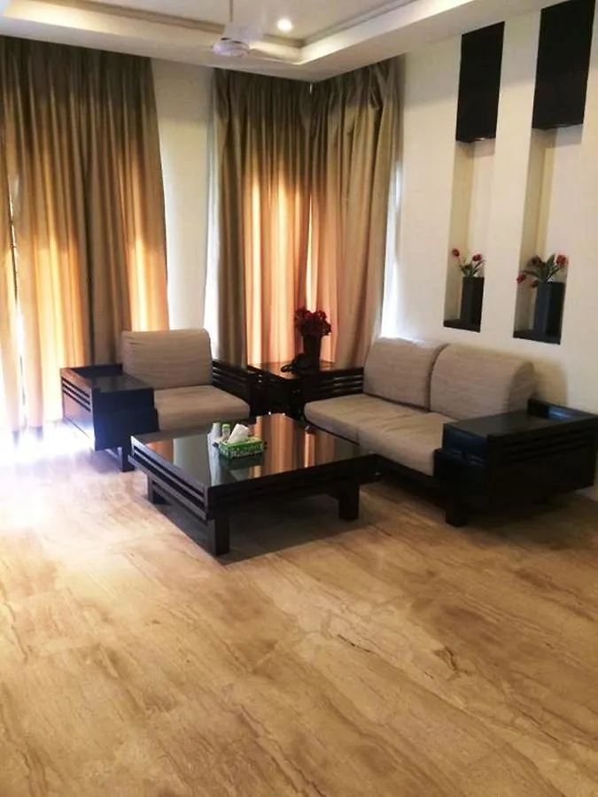 Hotel Vipul Grand Gurgaon